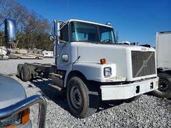 Volvo Vehiculos salvage en venta: 1999 Volvo Convention Truck cab and Chassis