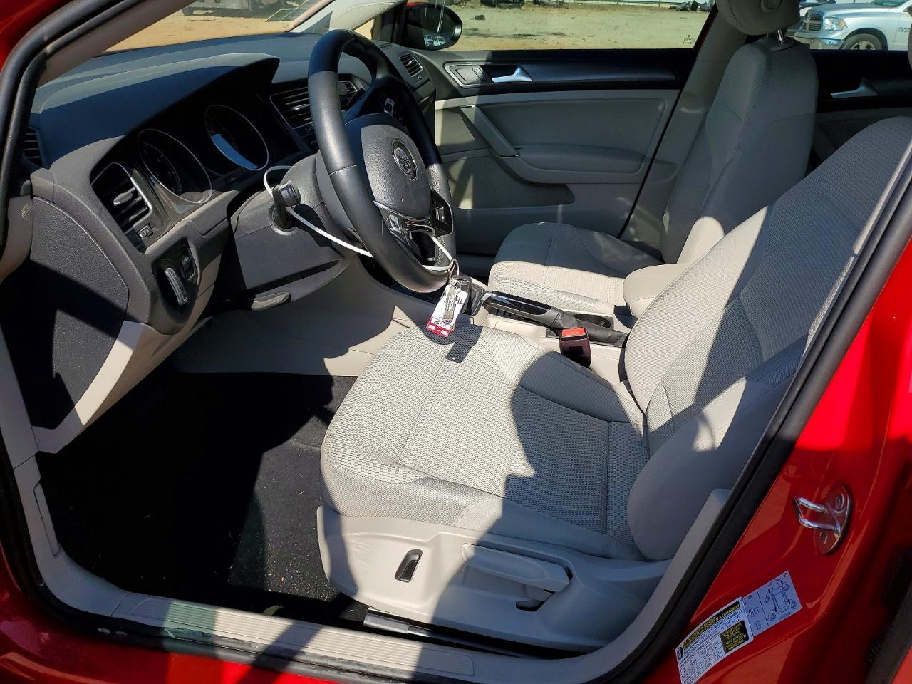 2019 Volkswagen Golf s