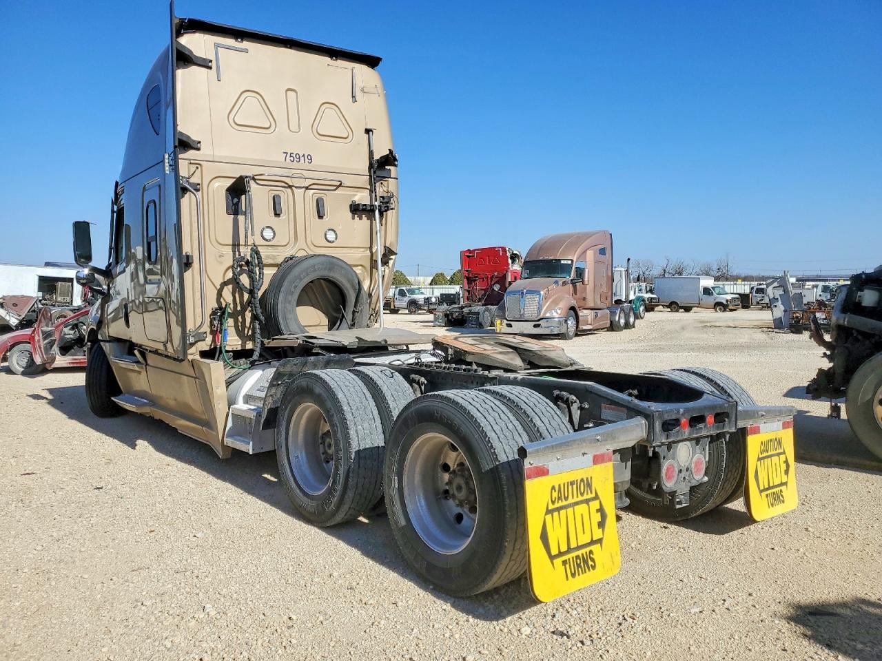 2020 Freigliner 2020 Freightliner Cascadia 126 Semi Truck