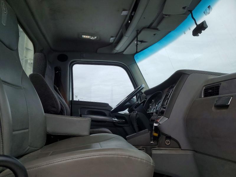 2016 Kenworth T680 Semi Truck