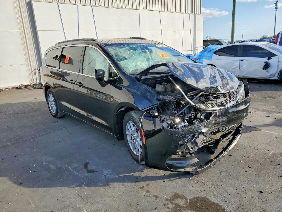 2021 Chrysler Voyager lxi