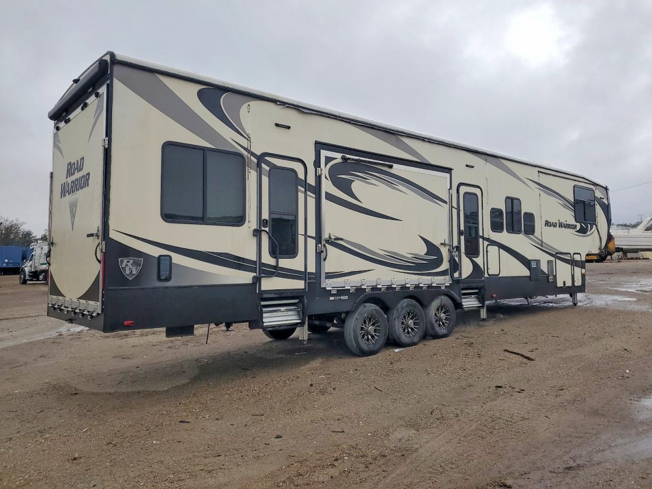 2017 Heartland Road Warrior Camper