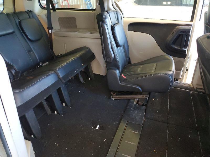 2012 Chrysler Town & Country Touring