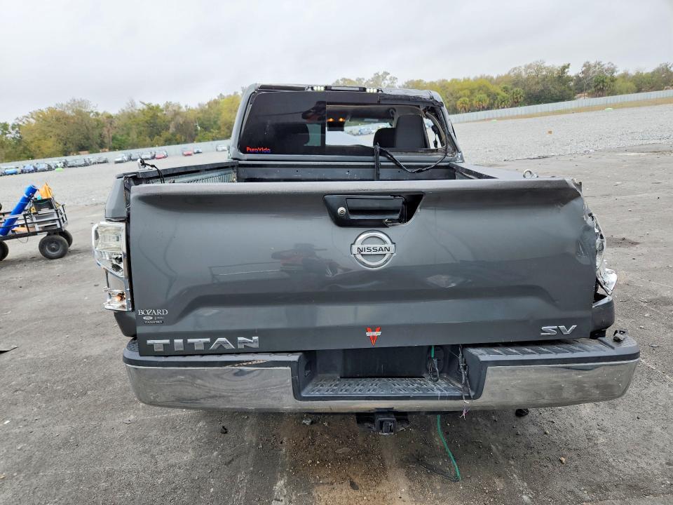 2017 Nissan Titan SV
