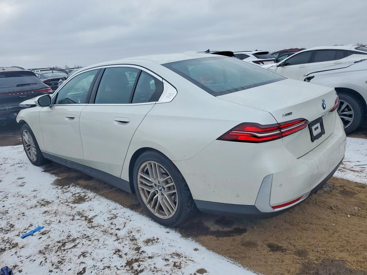 2025 BMW 530 xi