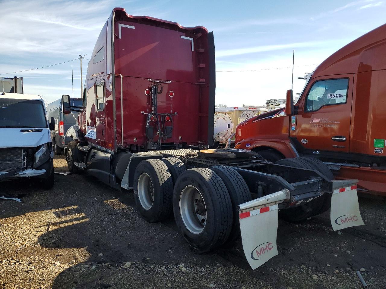 2016 Kenworth T680 Semi Truck