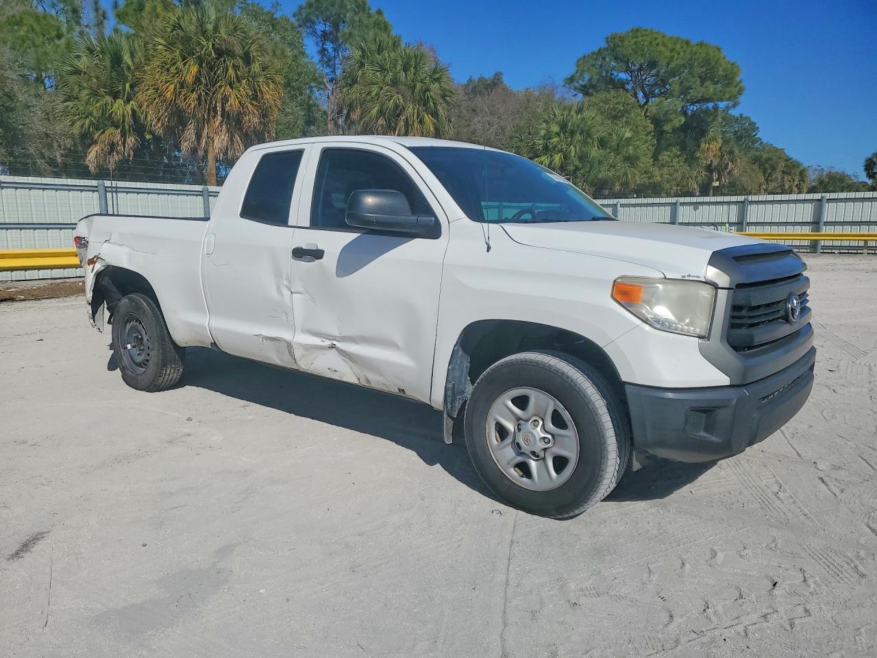 2017 Toyota Tundra Double cab sr