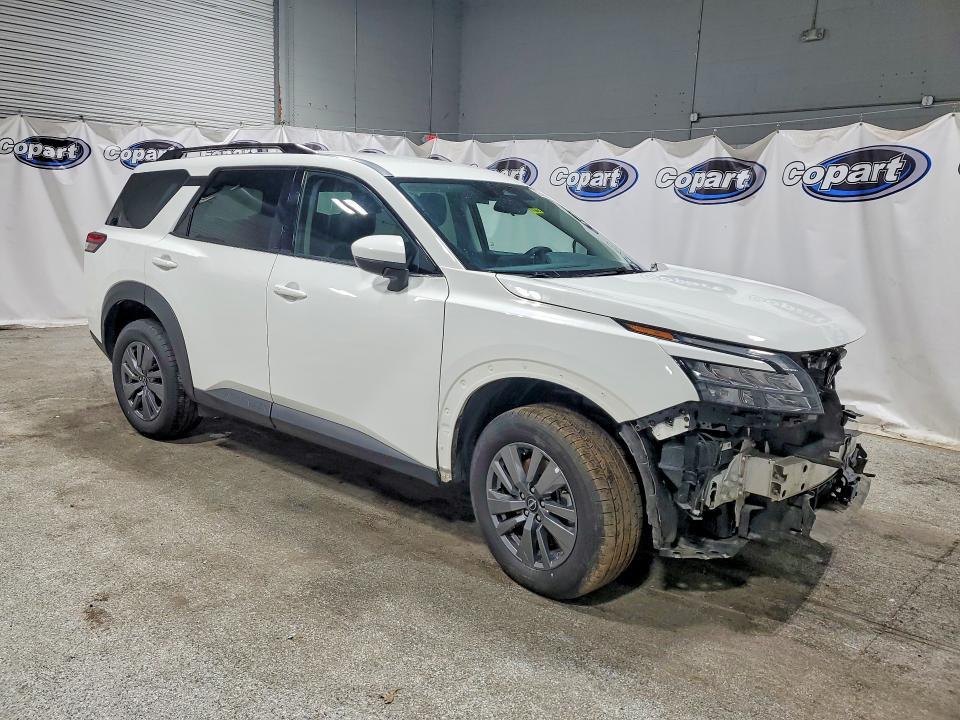 2025 Nissan Pathfinder sv