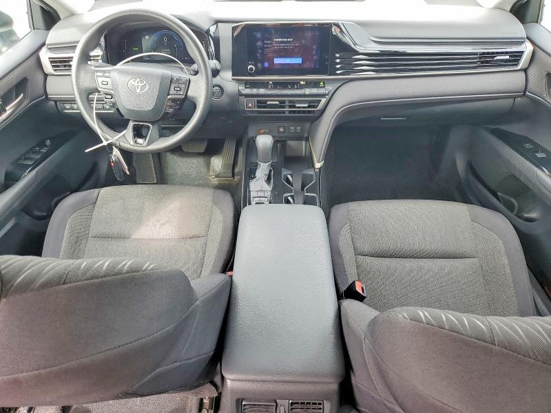 2025 Toyota Camry le