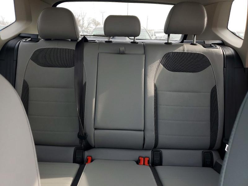 2024 Volkswagen Taos se