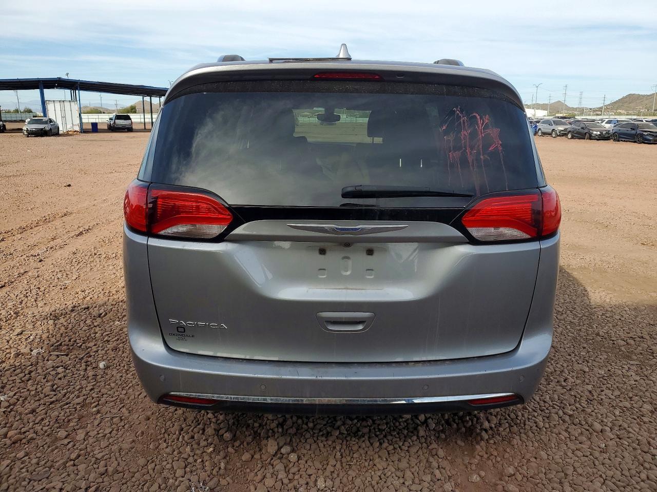 2020 Chrysler Pacifica Touring l