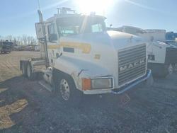 Salvage trucks for sale at Des Moines, IA auction: 2000 Mack 600 CH600