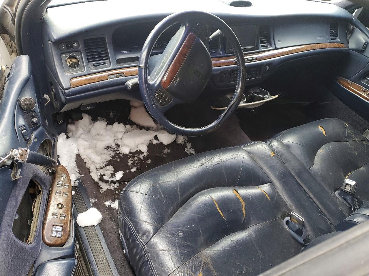 1996 Lincoln Town car Signature