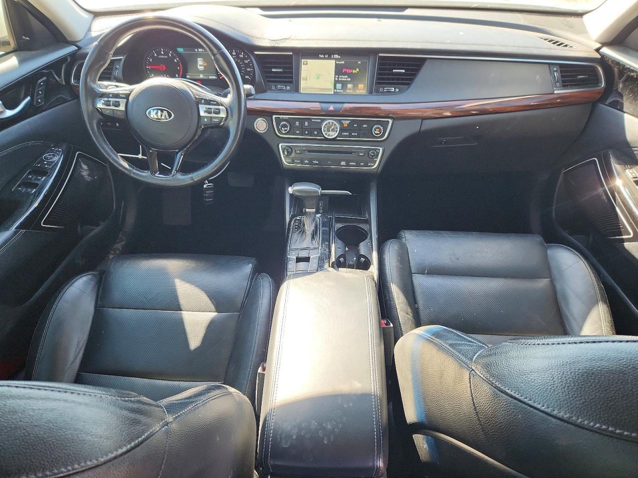 2017 KIA Cadenza Premium