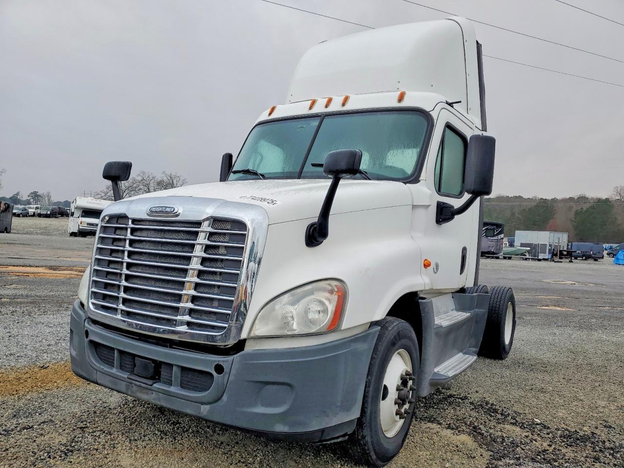 2016 Freightliner Cascadia 125 Semi Truck