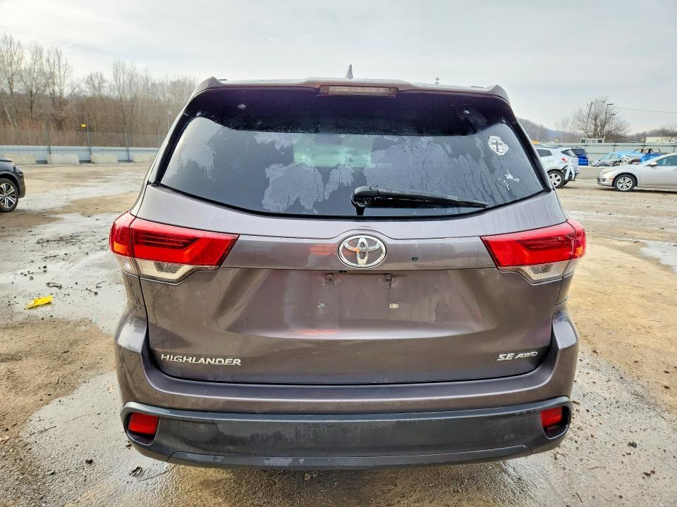 2017 Toyota Highlander se