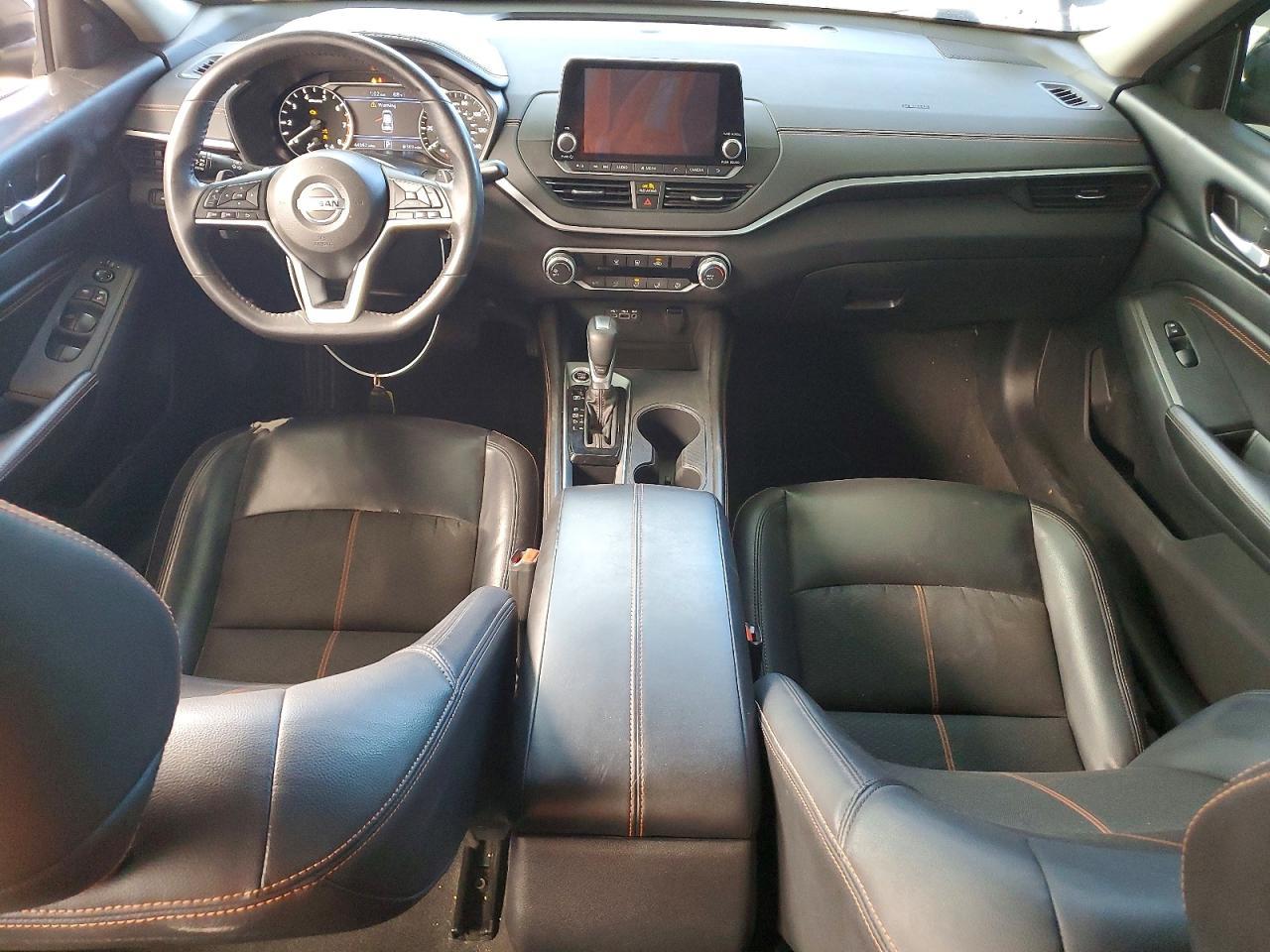 2022 Niss Altima 2.5 sr