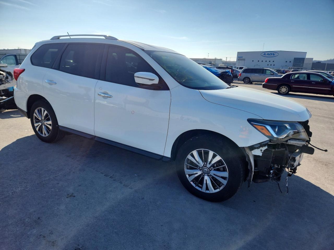 2018 Nissan Pathfinder s