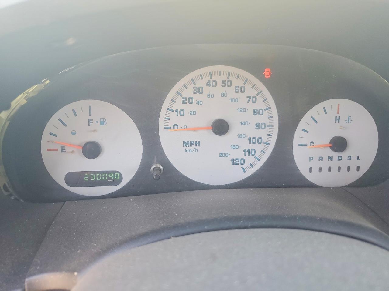 2003 Chrysler Voyager