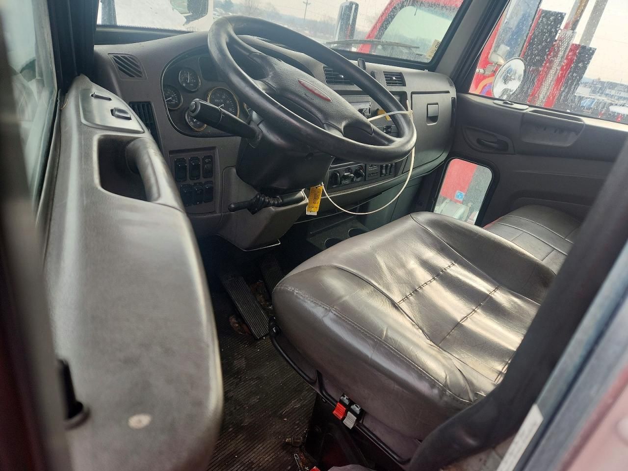 2017 Peterbilt 337 BOX Truck