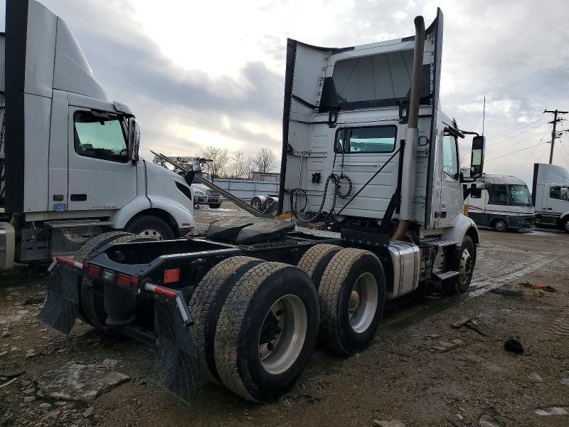 2020 Volvo VNR Semi Truck