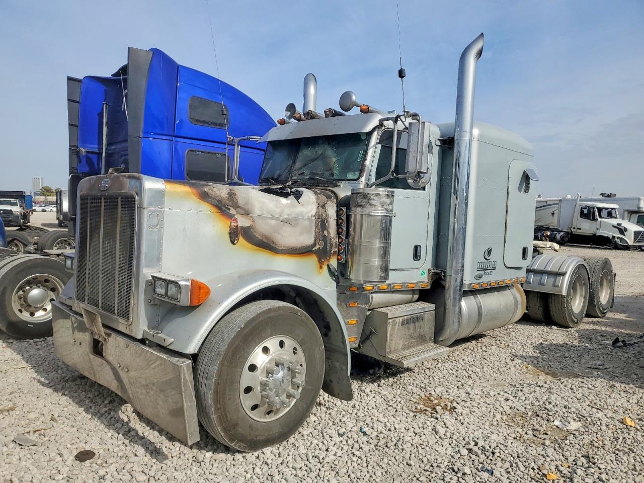 2006 Peterbilt 2006 Pntw 379-Semi Truck