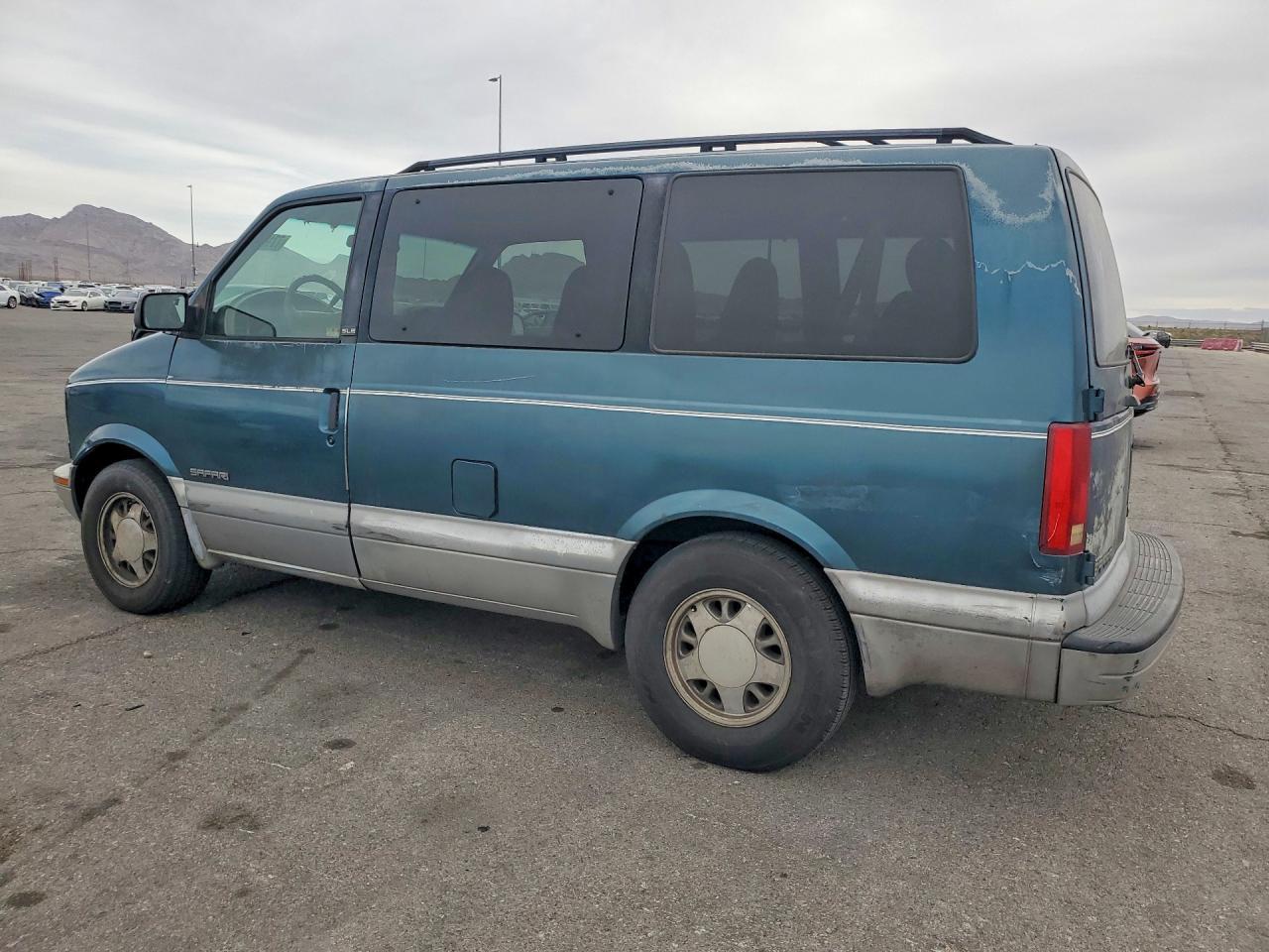 1997 GMC Safari XT