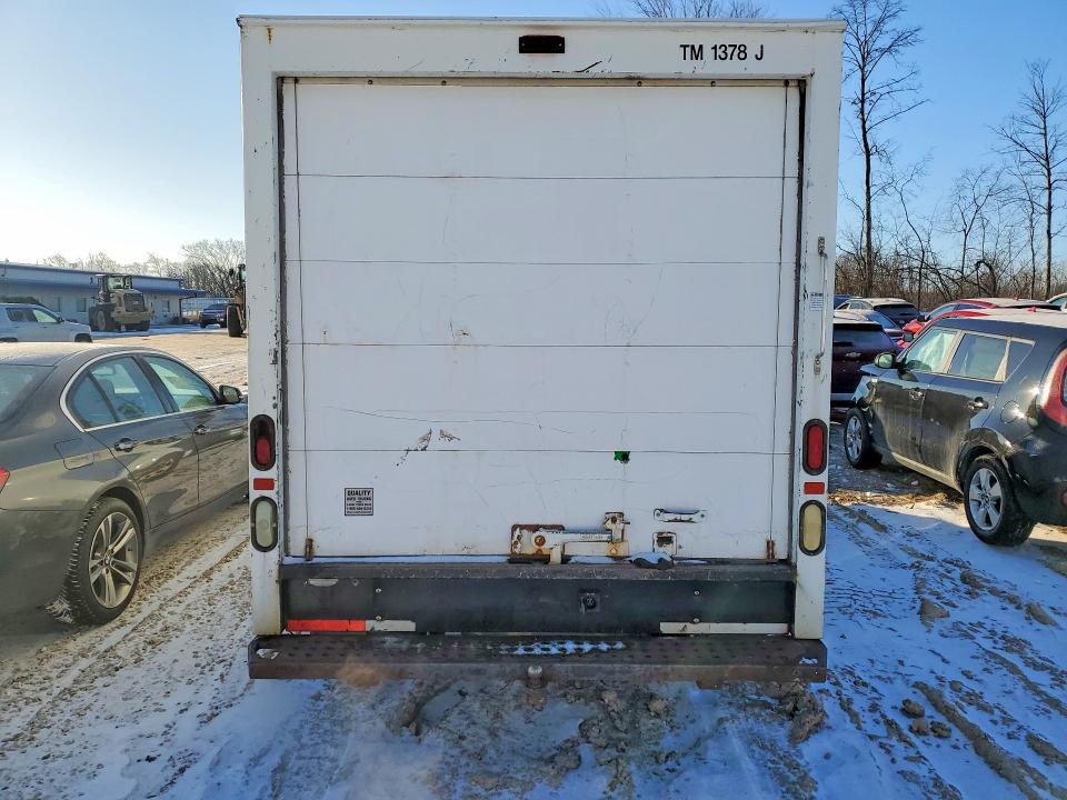 2004 GMC Savana box Truck