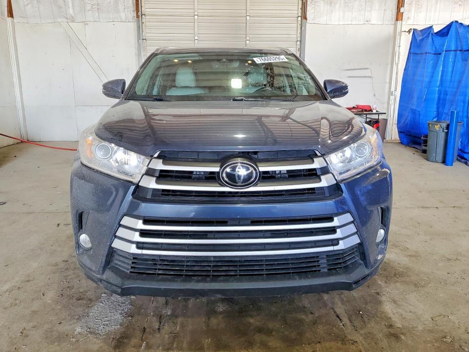 2017 Toyota Highlander se