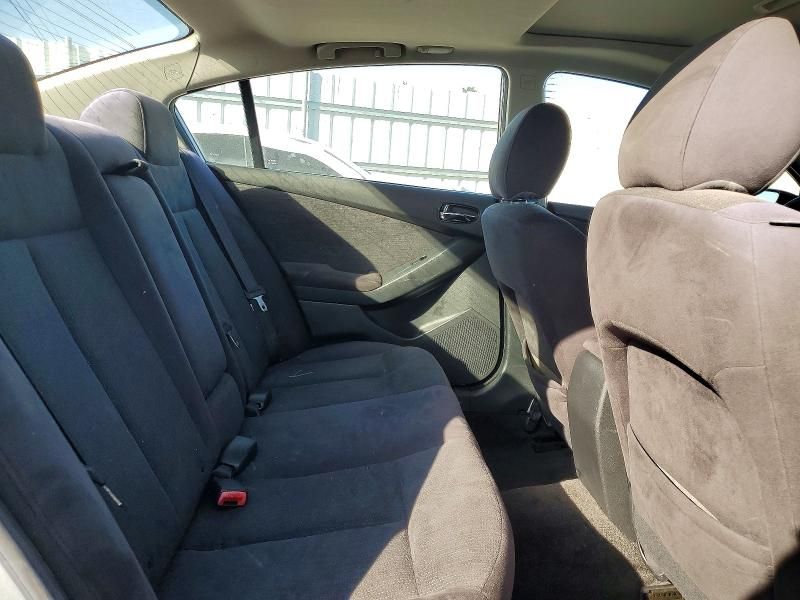 2010 Nissan Altima Base