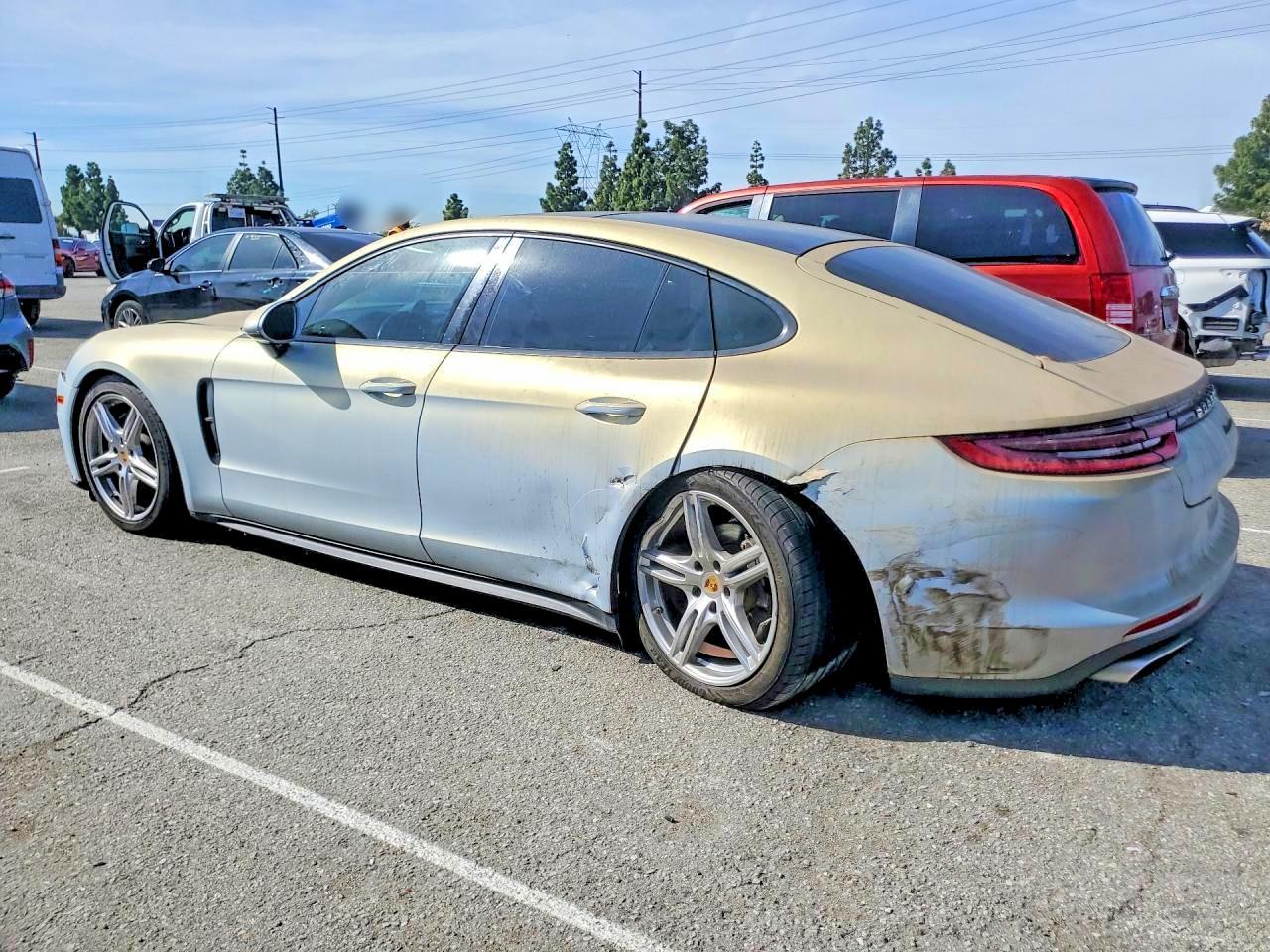 2018 Porsche Panamera 4