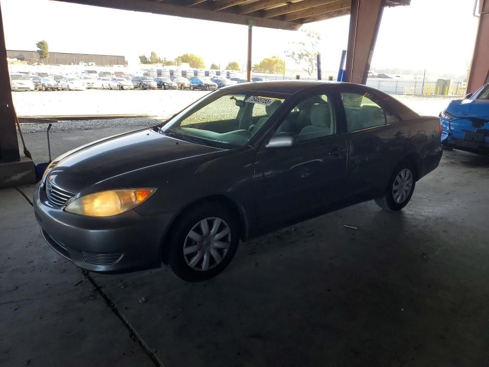 2005 Toyota Camry le