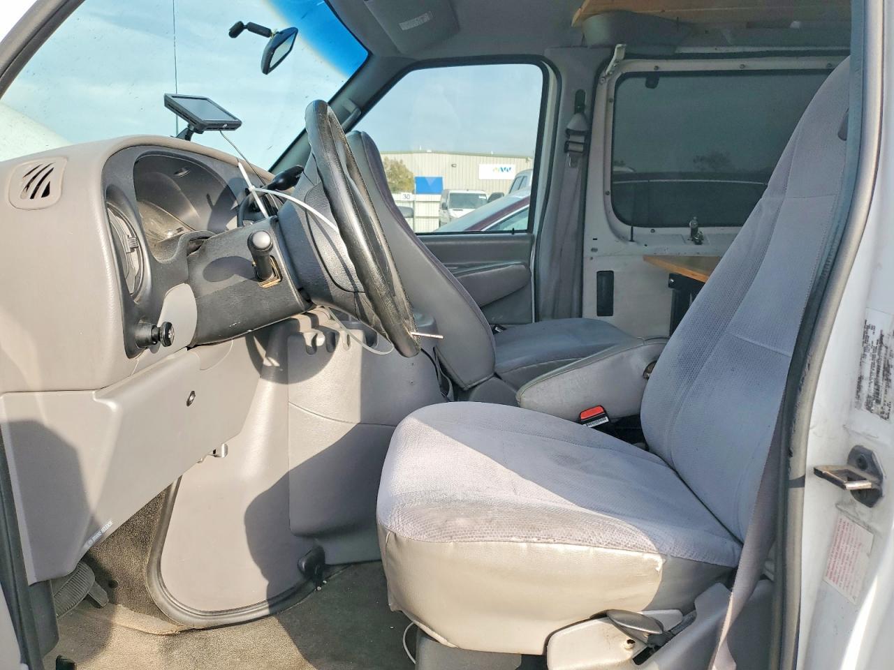 2001 Ford Econoline E350 Super Duty Wagon