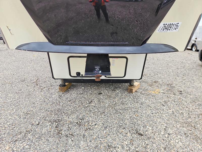 2019 Wildwood 2019 Forest River Sierra Towables Camper