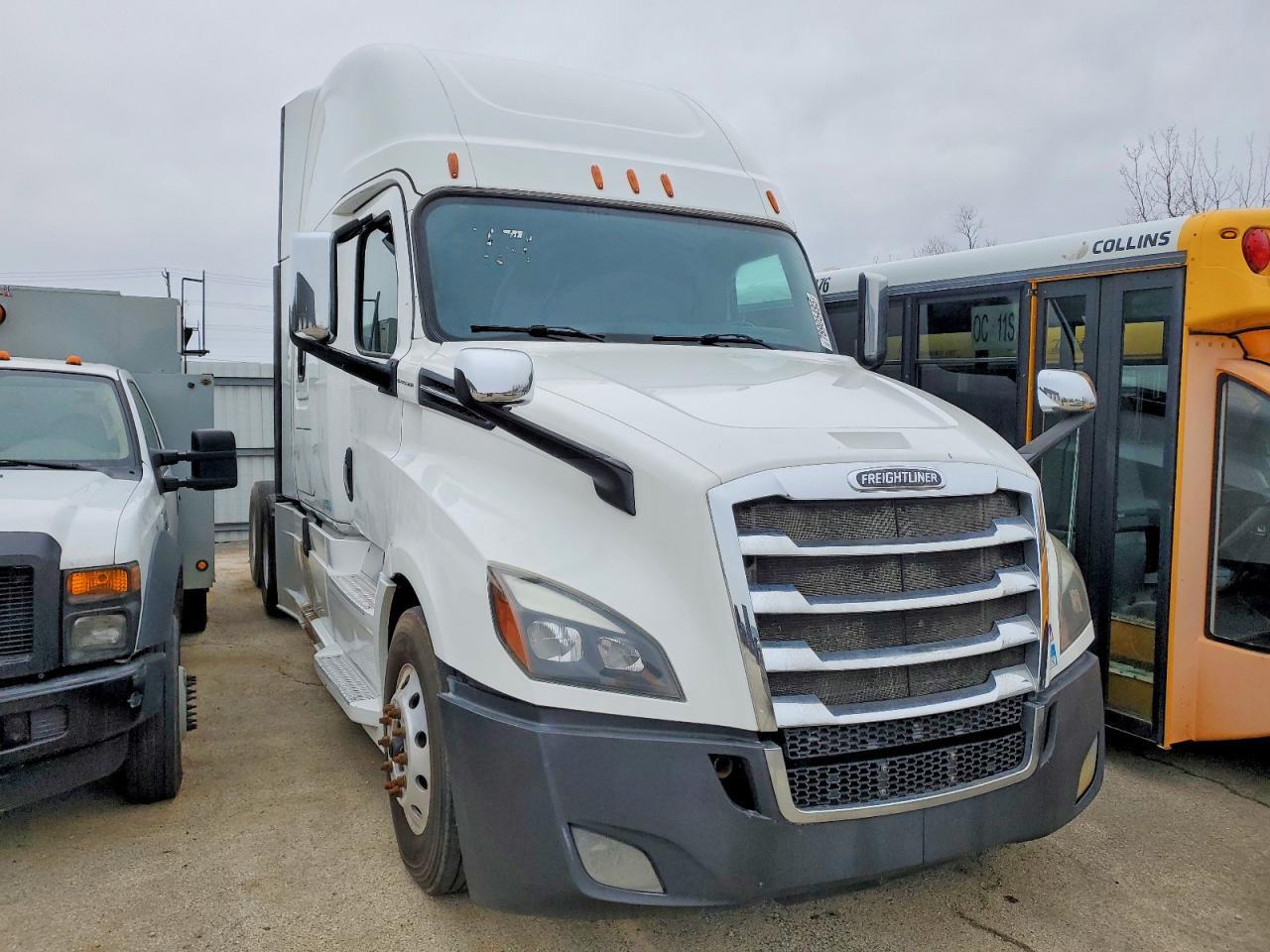 2019 Freigliner 2019 Freightliner Cascadia 126 Semi Truck