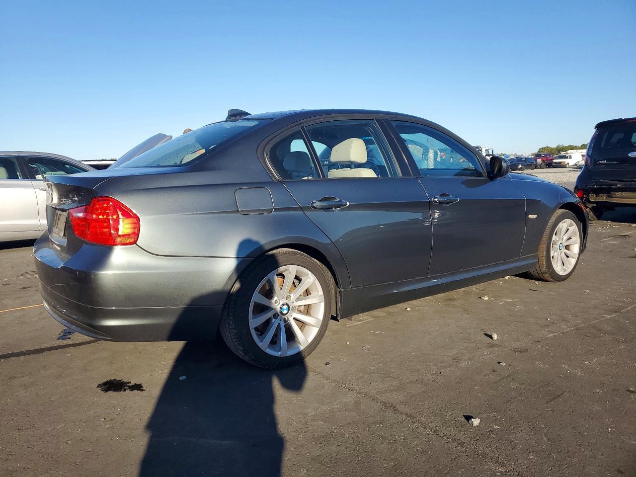2011 BMW 328 i