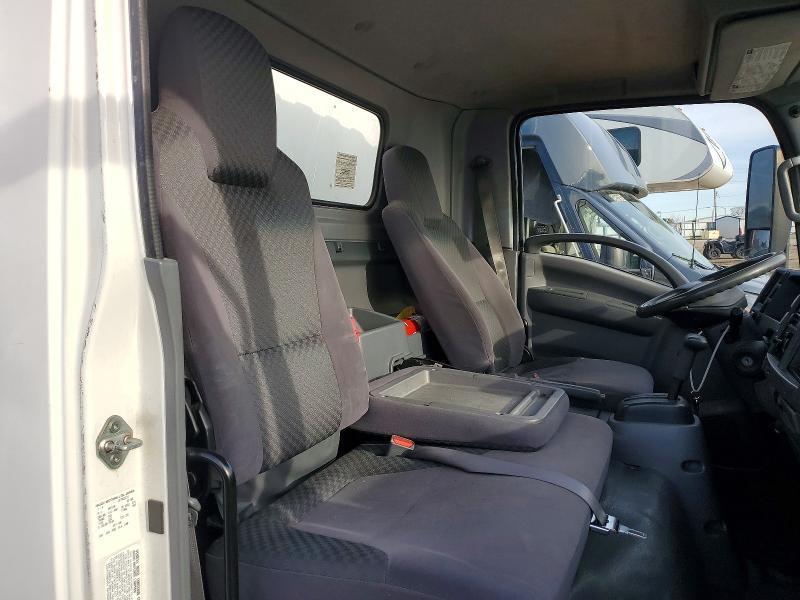 2015 Isuzu Npr hd box Truck