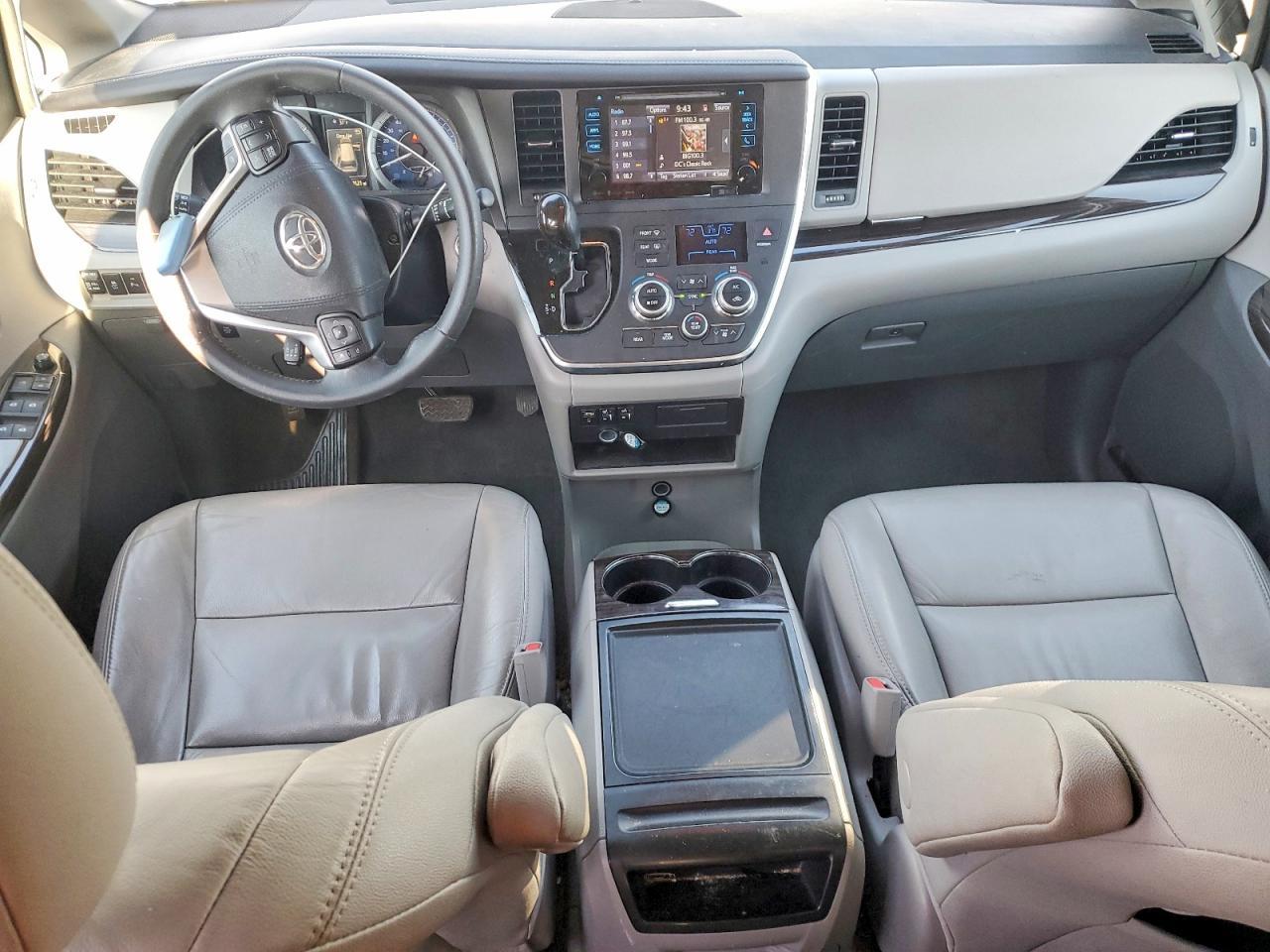 2016 Toyota Sienna xle