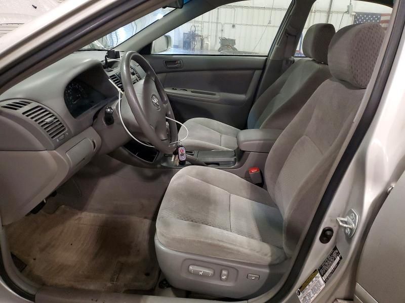 2004 Toyota Camry le
