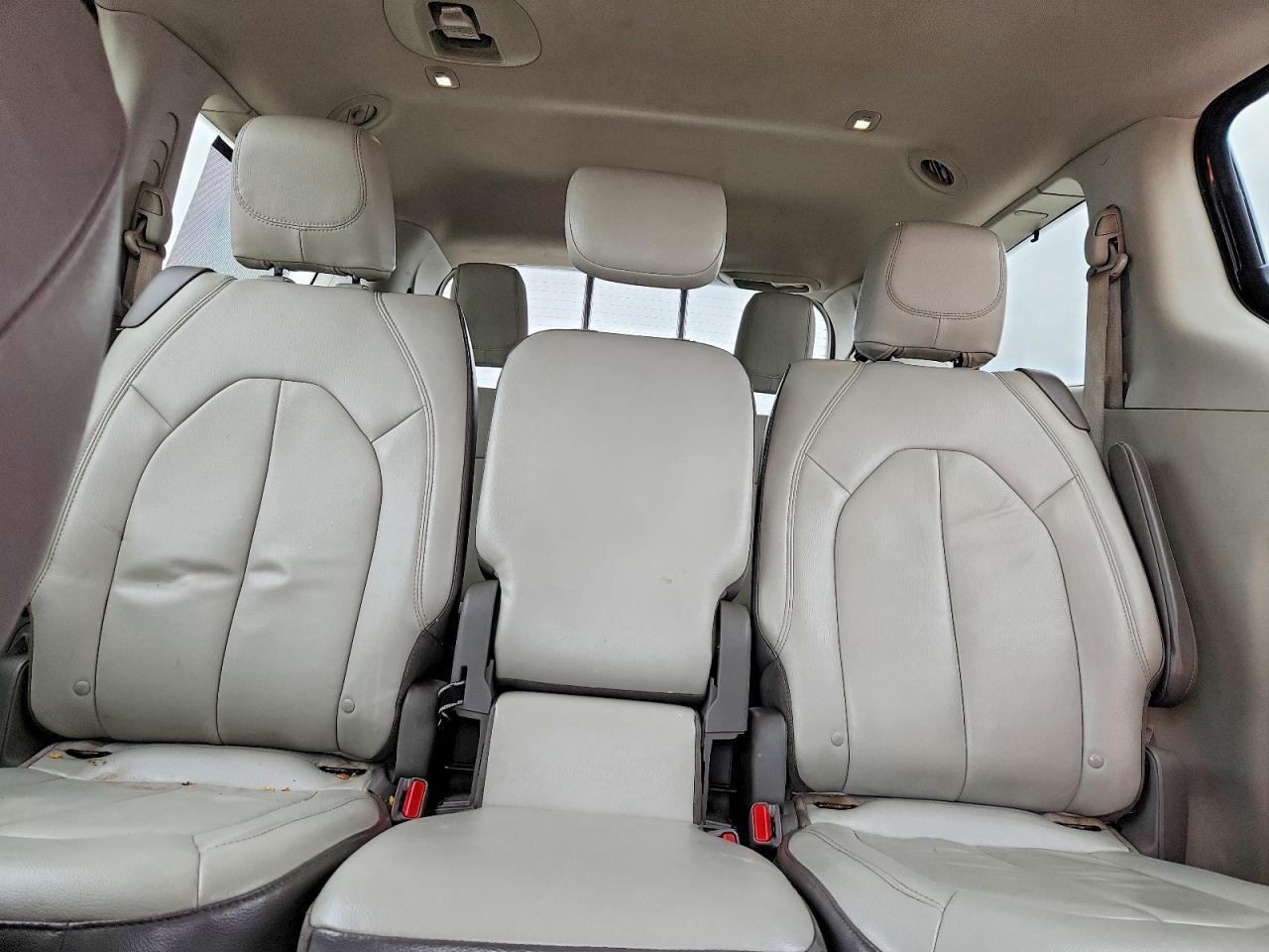 2017 Chrysler Pacifica Touring l