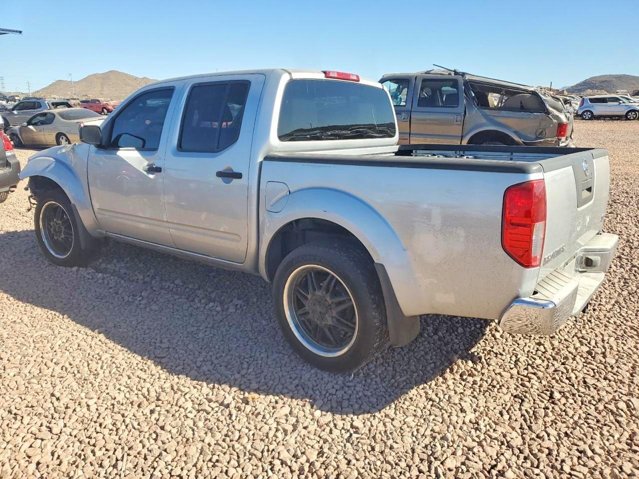 2005 Nissan Frontier Crew Cab LE