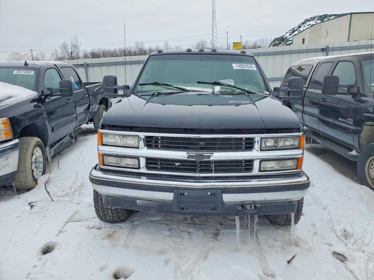 1999 Chevrolet 1999 Chev 3500 Crew Cab 168.5
