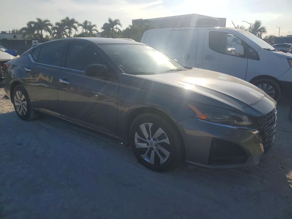 2024 Nissan Altima 2.5 s