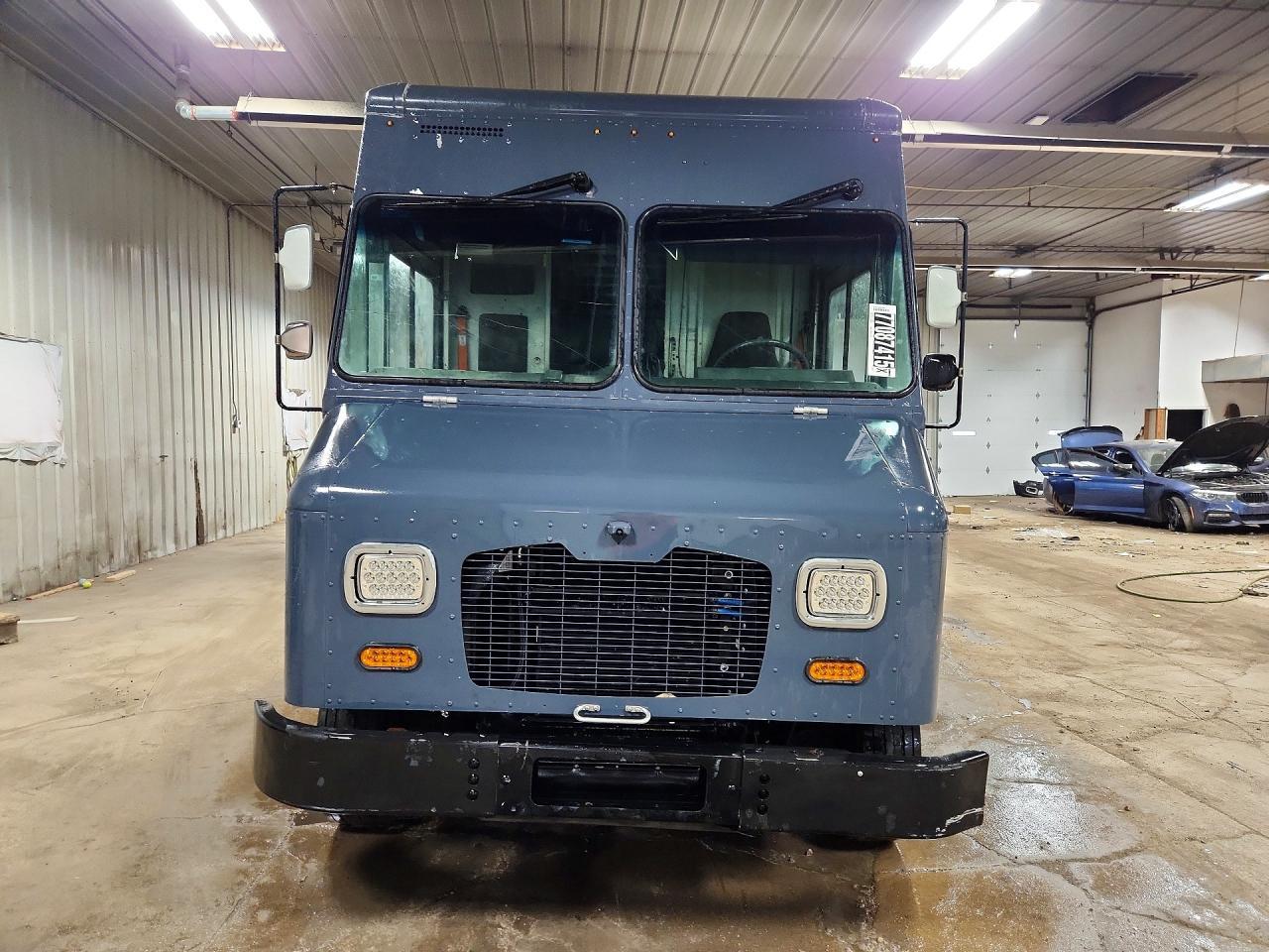 2020 Freightliner MT45G Chassis Delivery Truck