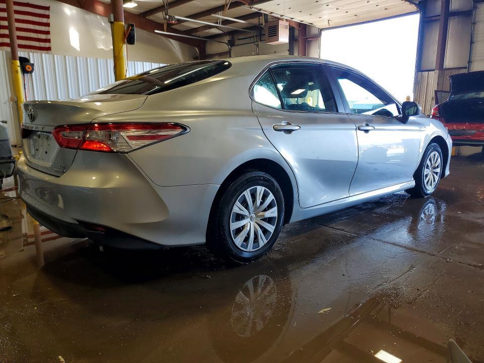 2018 Toyota Camry Hybrid le