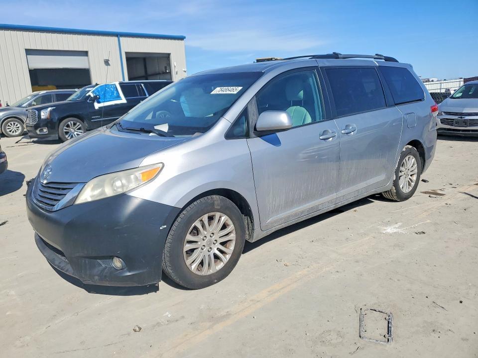 2011 Toyota Sienna xle