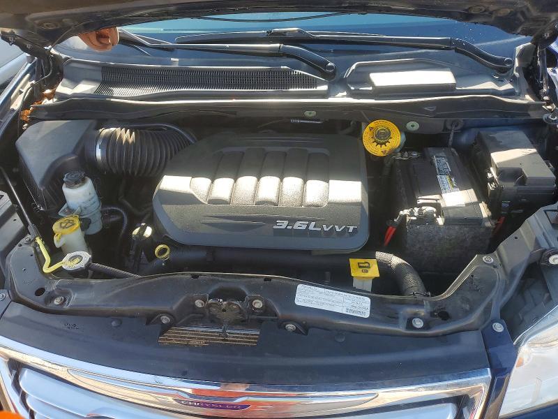 2016 Chrysler Town & Country Touring l