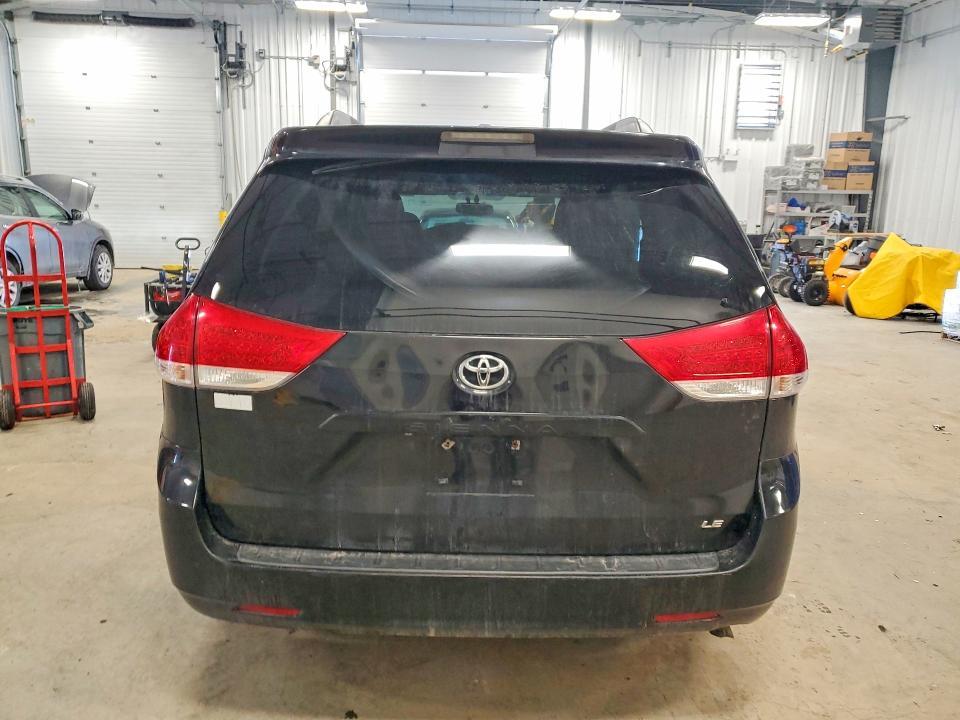 2012 Toyota Sienna le