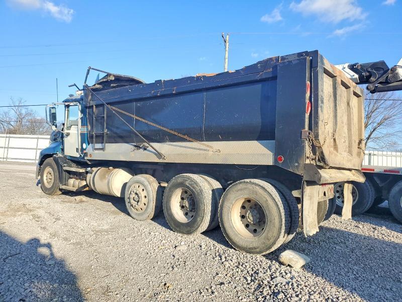 2015 Mack CXU613 Dump Truck