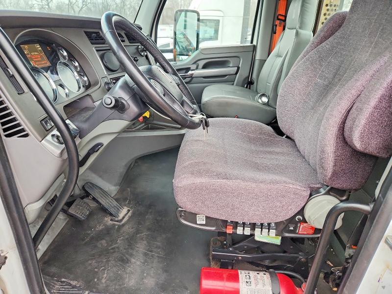 2016 Kenworth T680 Semi Truck
